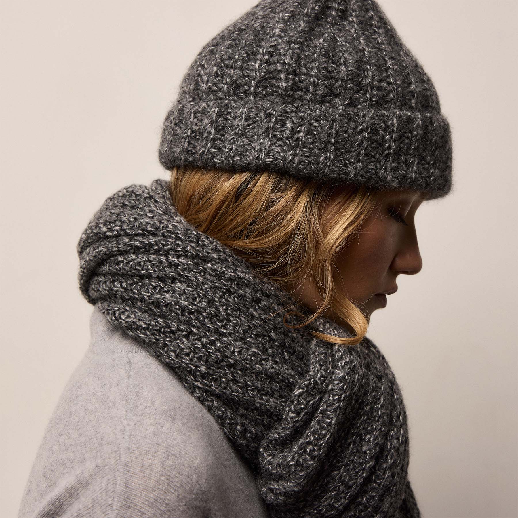 Cashmere Silk Marl Beanie - Black Mix
