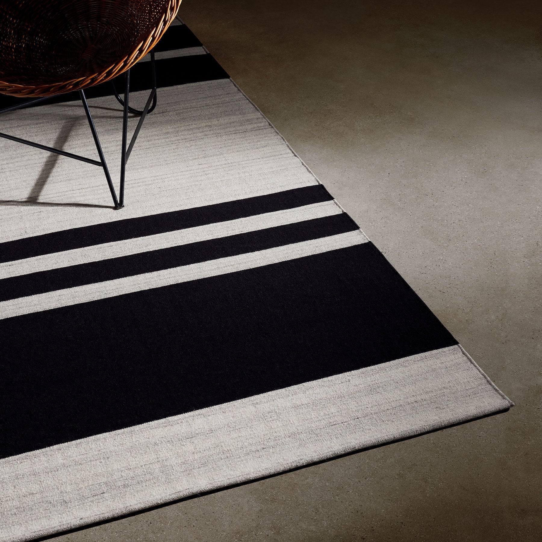 Multi Stripe Area Rug 8Ft X 10Ft - Natural/Black Stripe