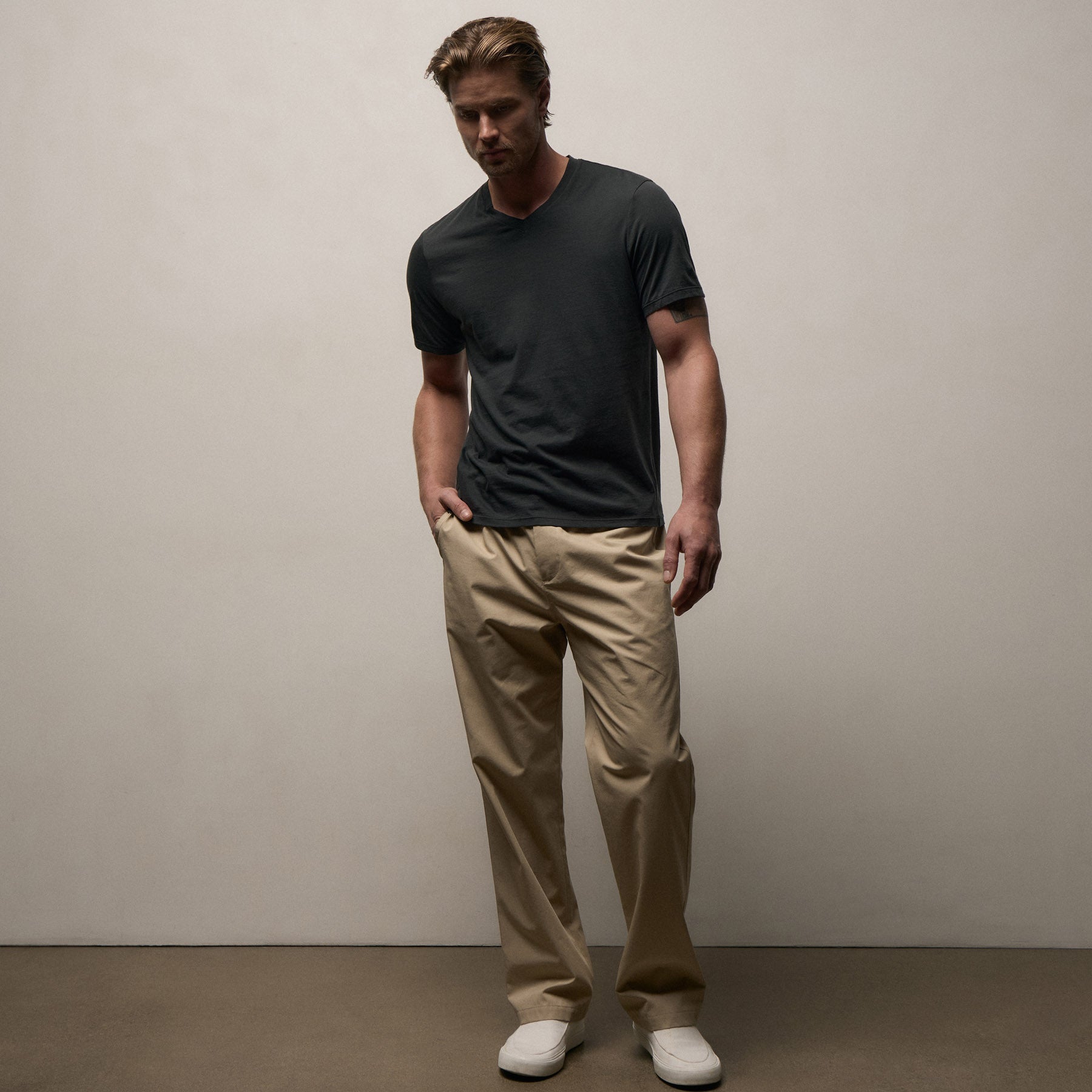 Luxe Lotus Jersey V Neck - Carbon