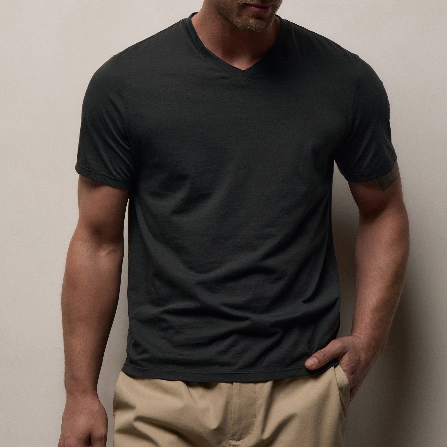 Luxe Lotus Jersey V Neck - Carbon