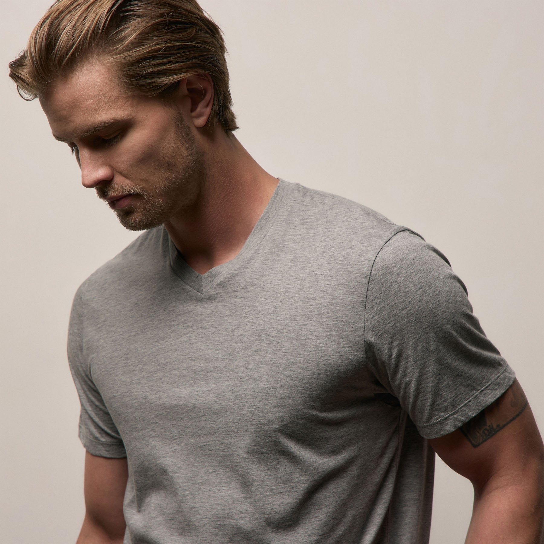 Luxe Lotus Jersey V Neck - Heather Grey