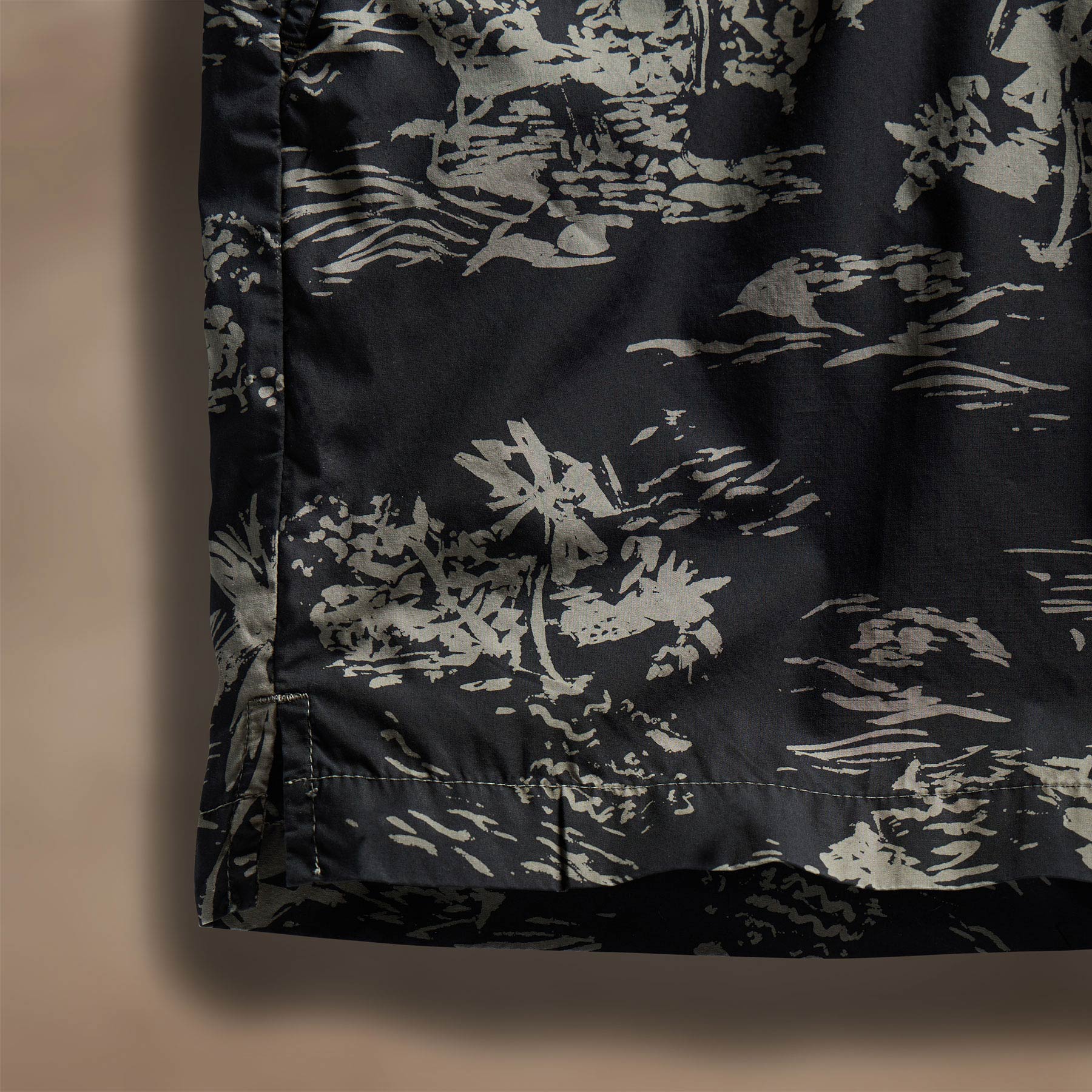 Brandílera Print Short - Black/Army Green Pigment