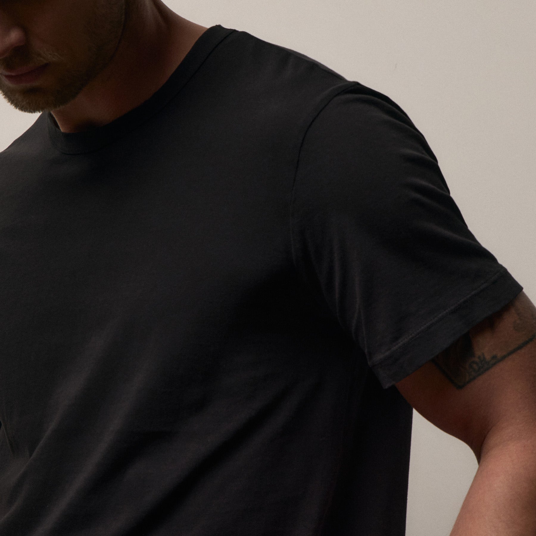 Short Sleeve Crew Neck - Black