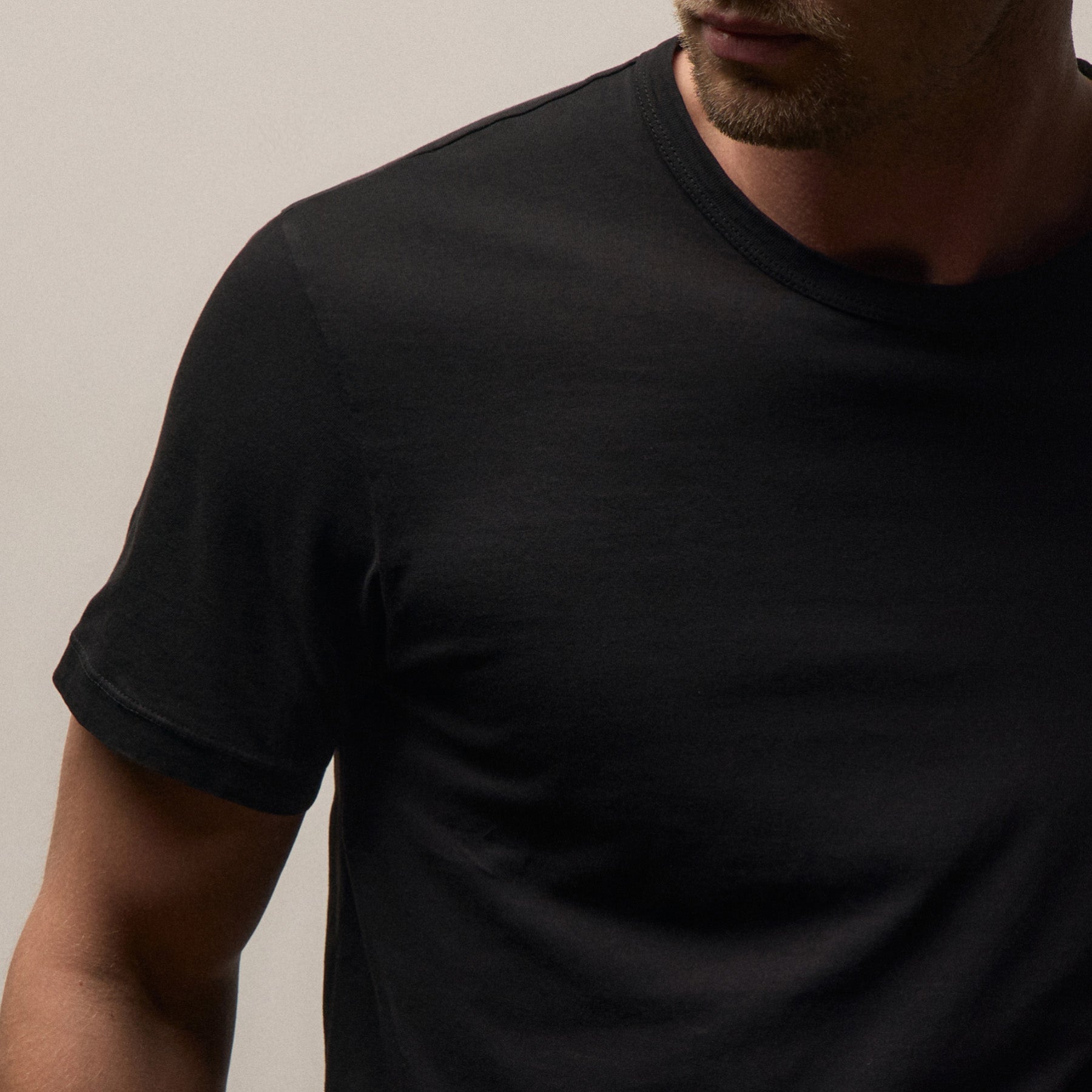 Short Sleeve Crew Neck - Black