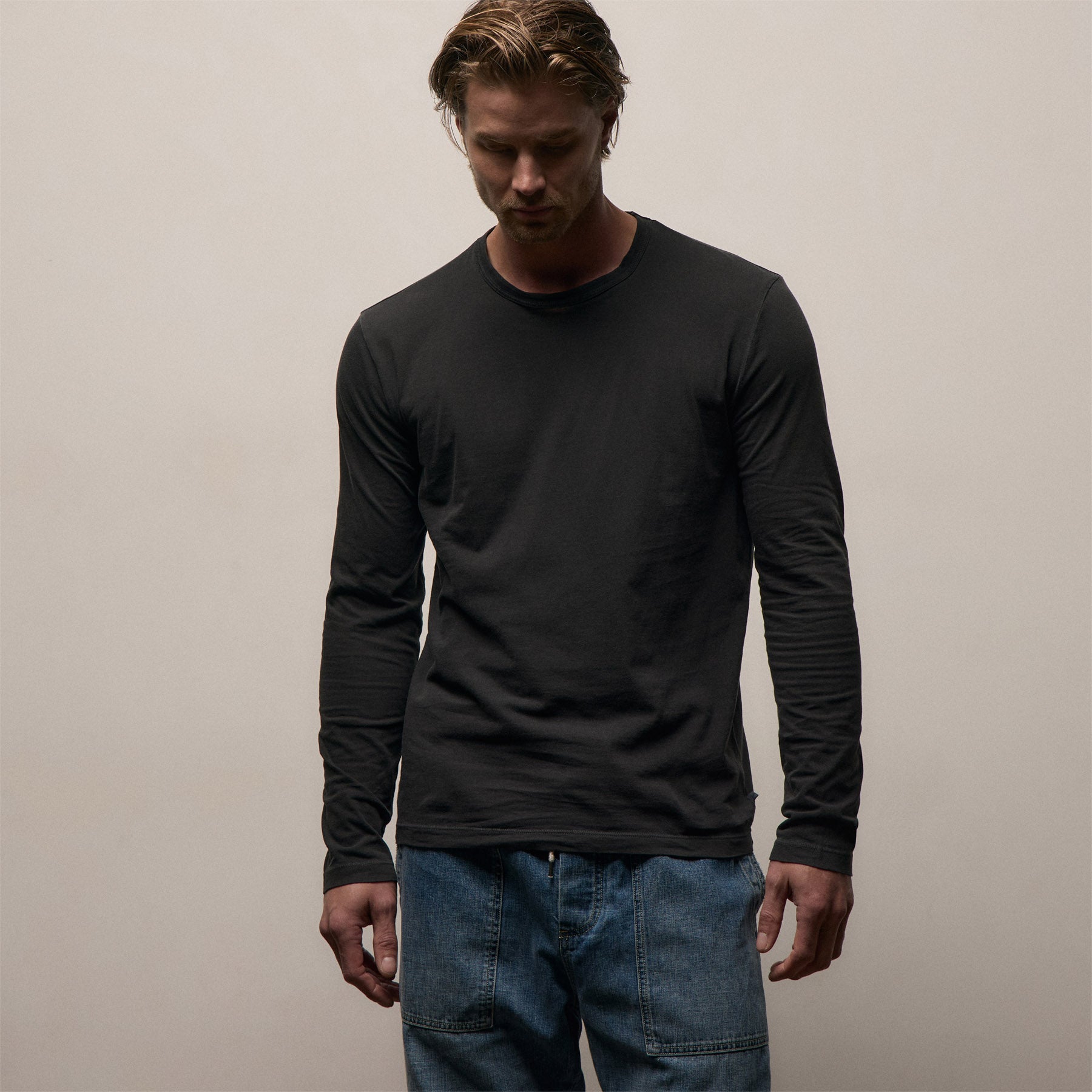 Long Sleeve Crew Neck - Carbon Pigment