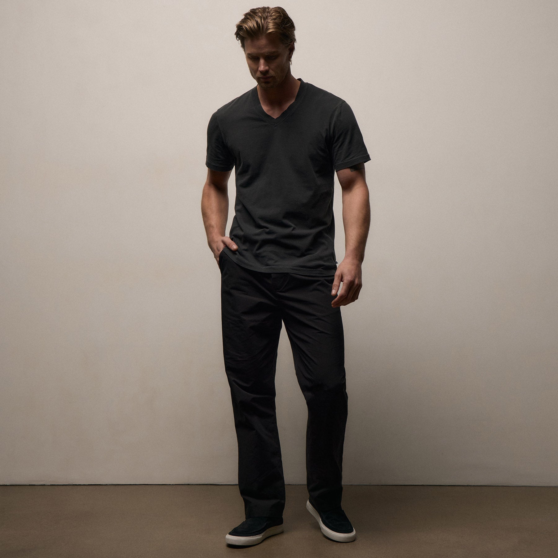 Short Sleeve V Neck - Carbon Pigment