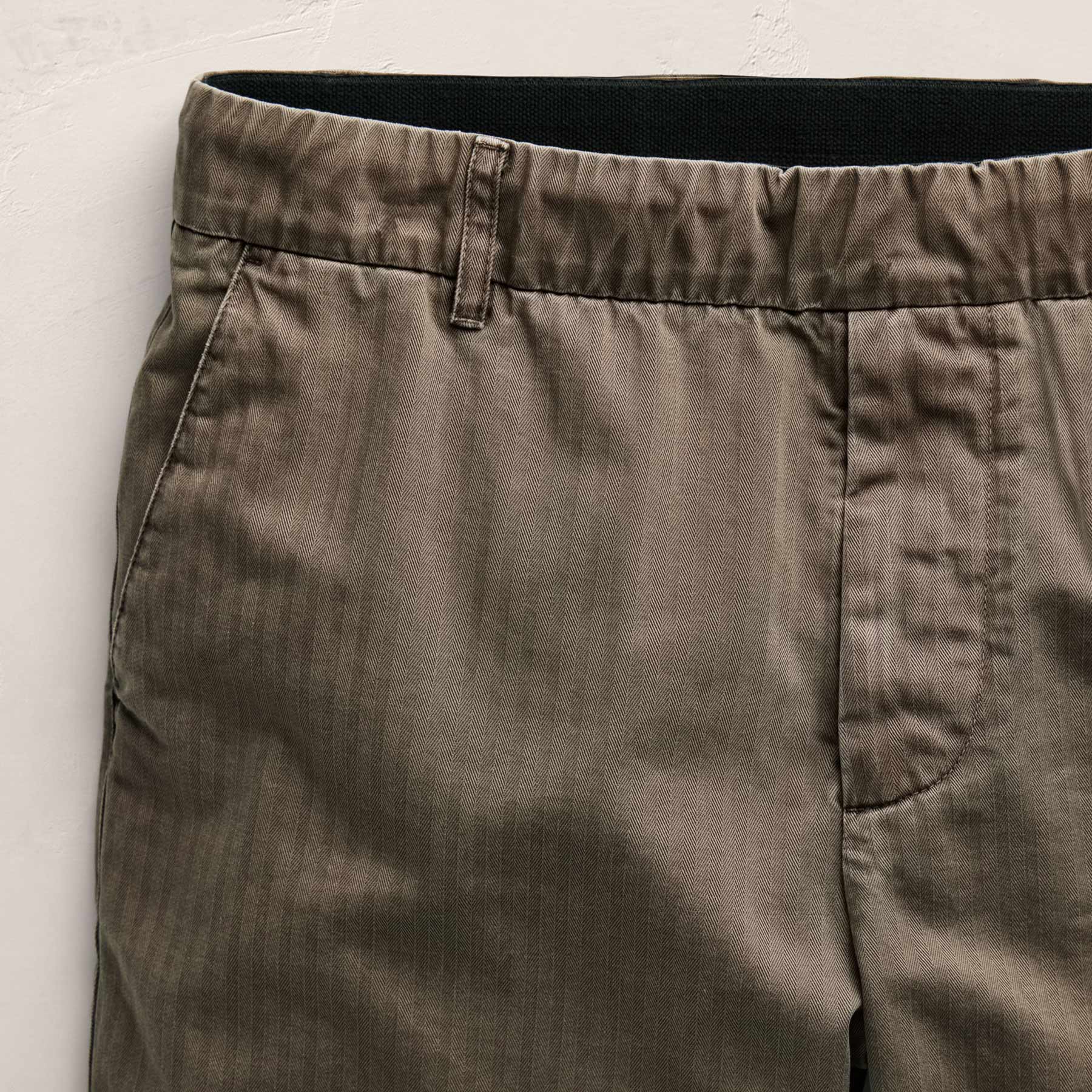 Herringbone Surplus Short - Light Olive Pigment