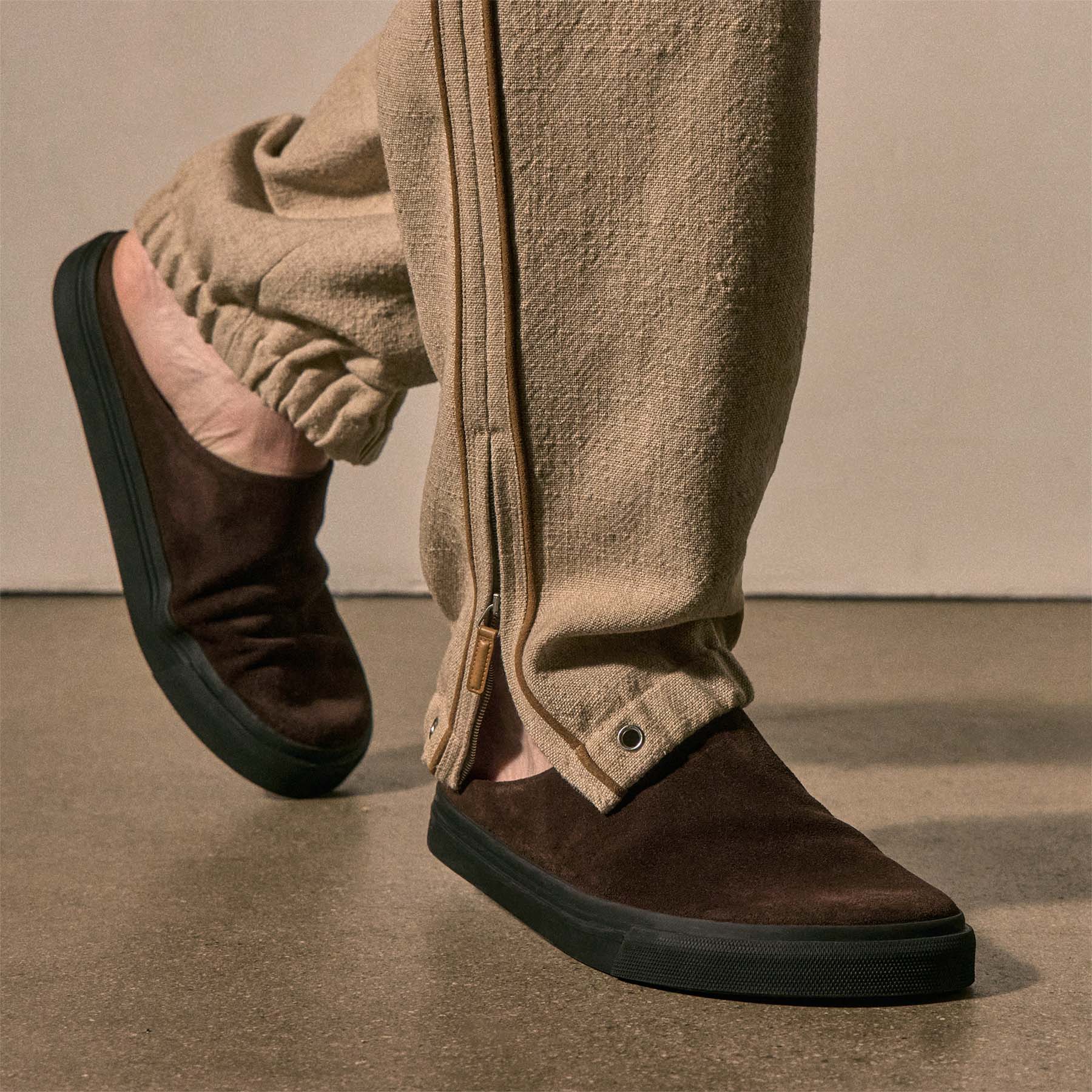 Men's Suede Clog - Cafe