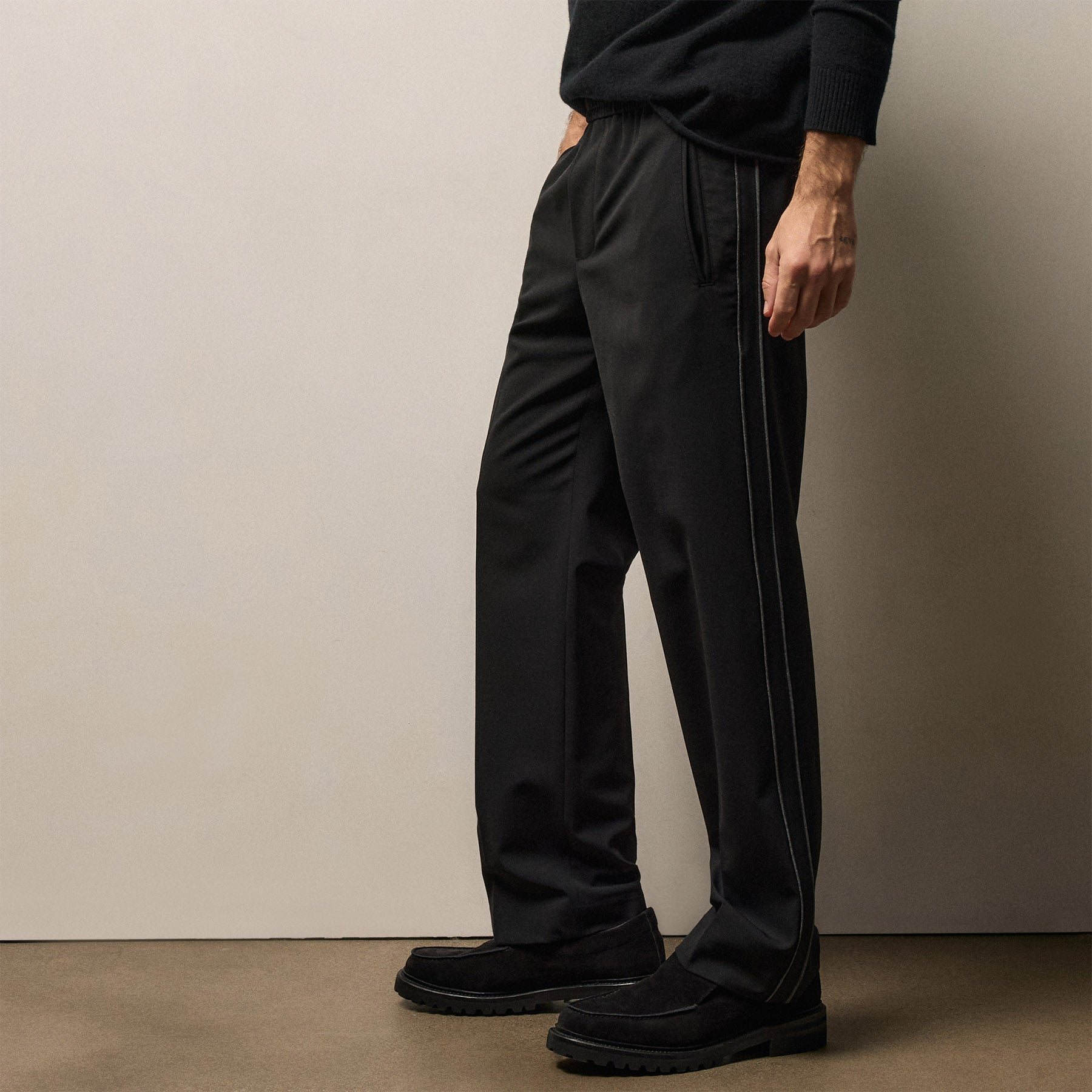 Contrast Trimmed Wool Stretch Trouser - Black