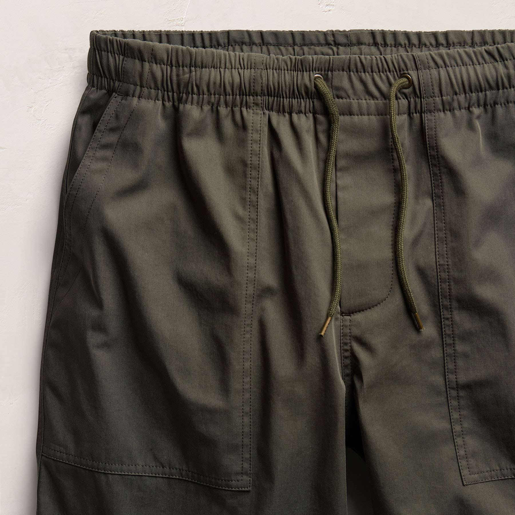 Fine Cotton Twill Patch Pocket Short - Dark Olive
