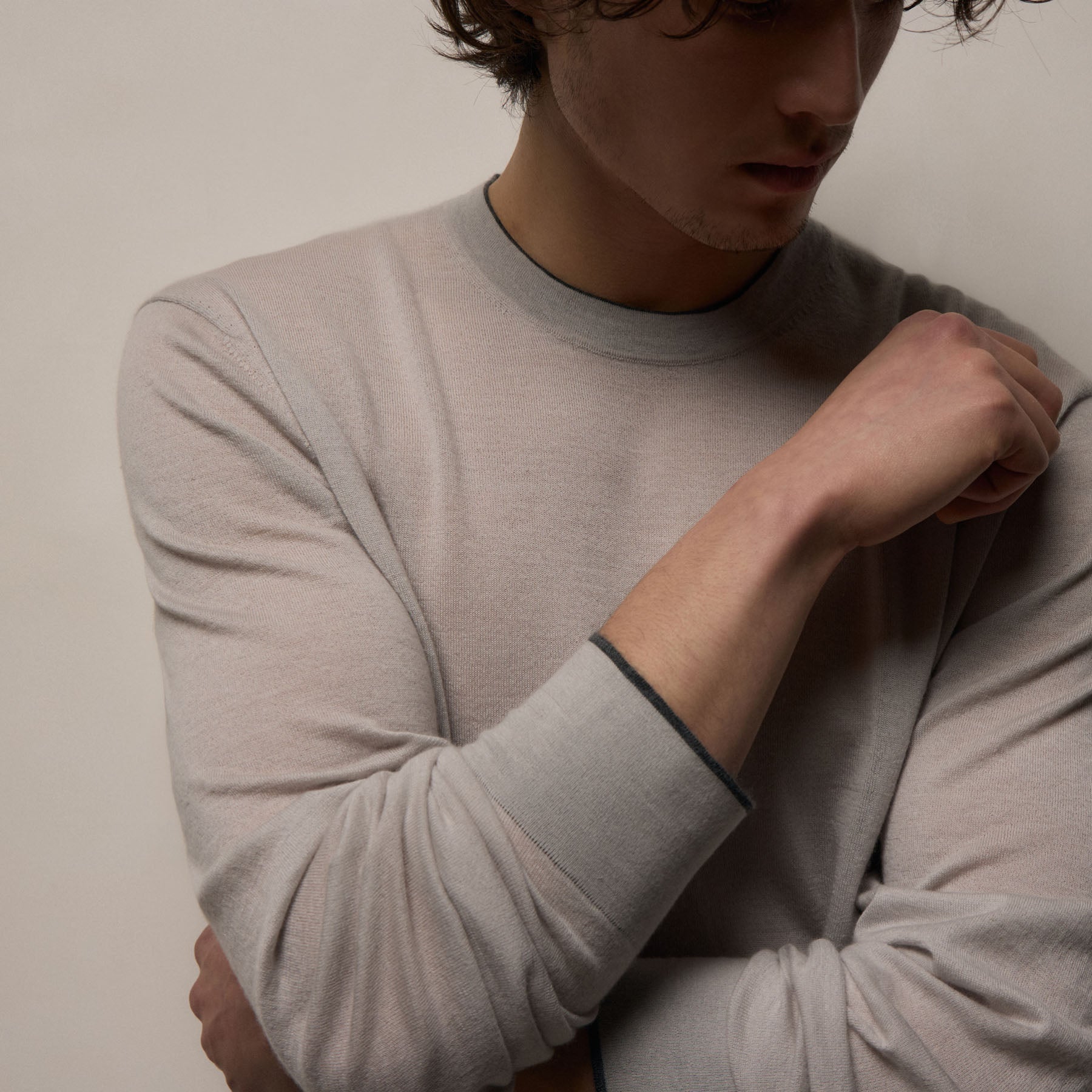 Ultrafine Cashmere Tipped Crew - Fog/Charcoal