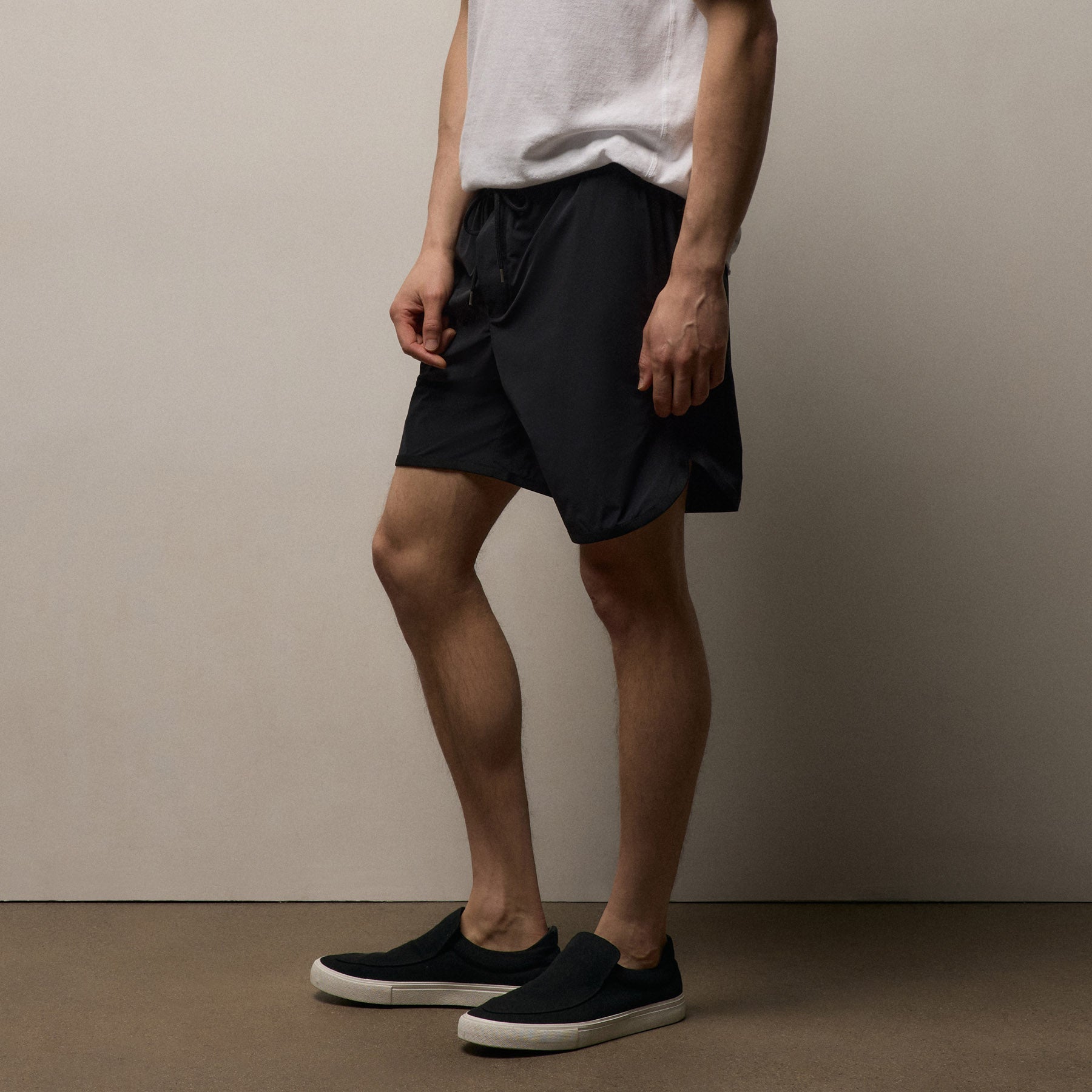Curved Hem Boardshort - Black/Black