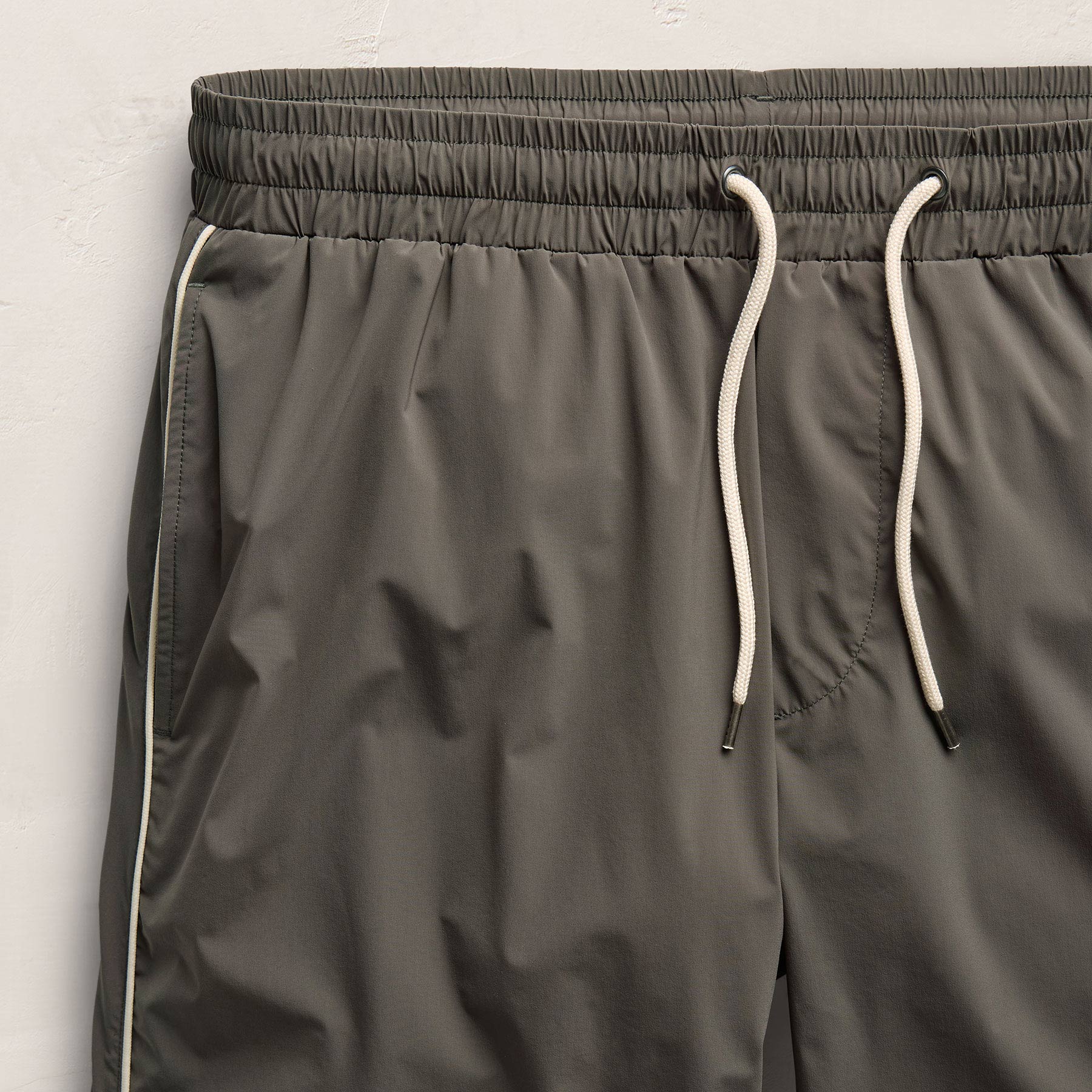 Contrast Piped Boardshort - Granite/Ivory
