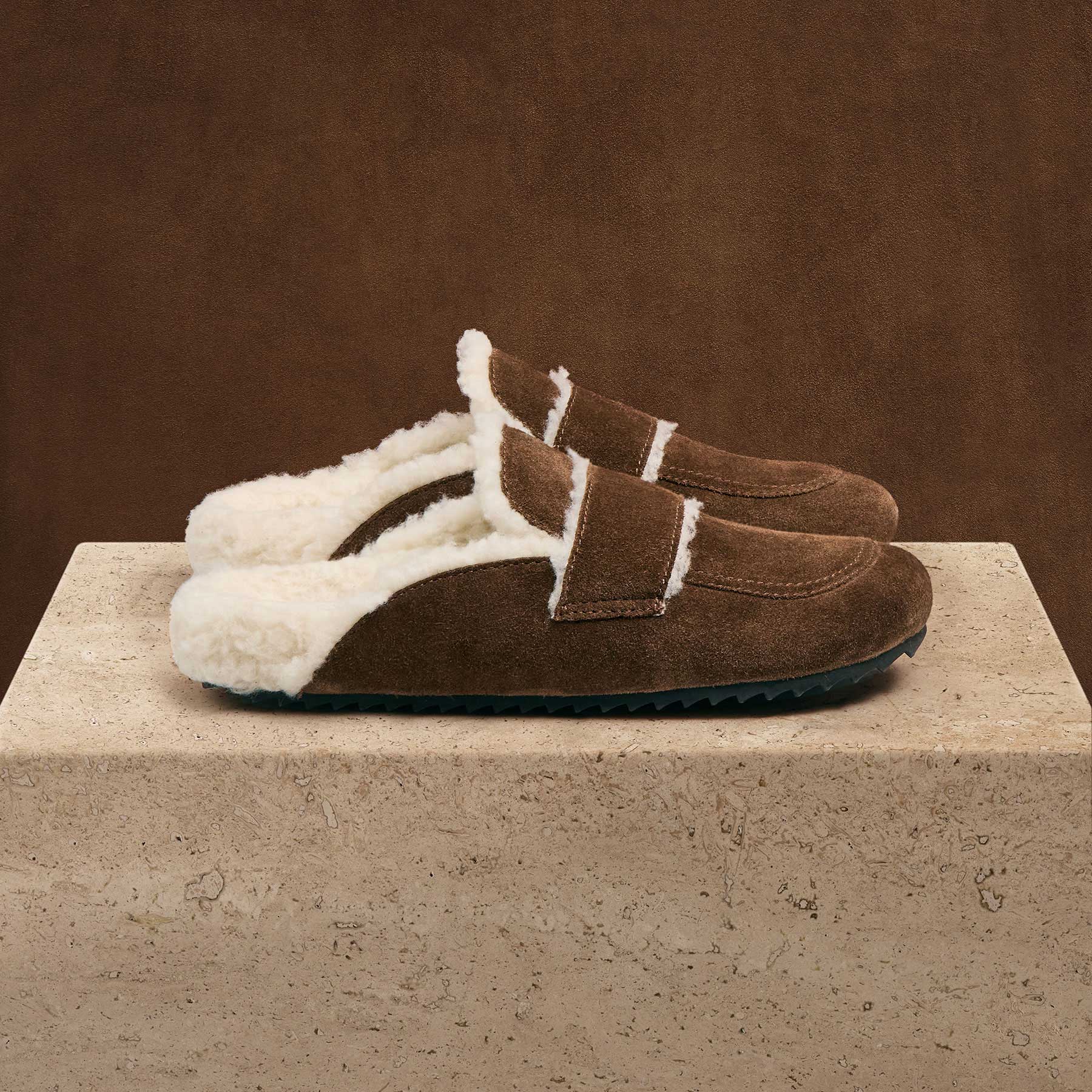 Men's Suede Shearling Lined Loafer - Havana/Ivory