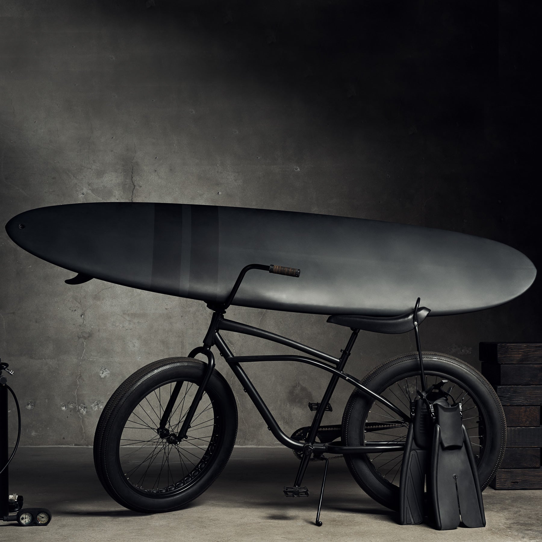 Classic Longboard  8Ft 6In - Matte Black & Black Stripe