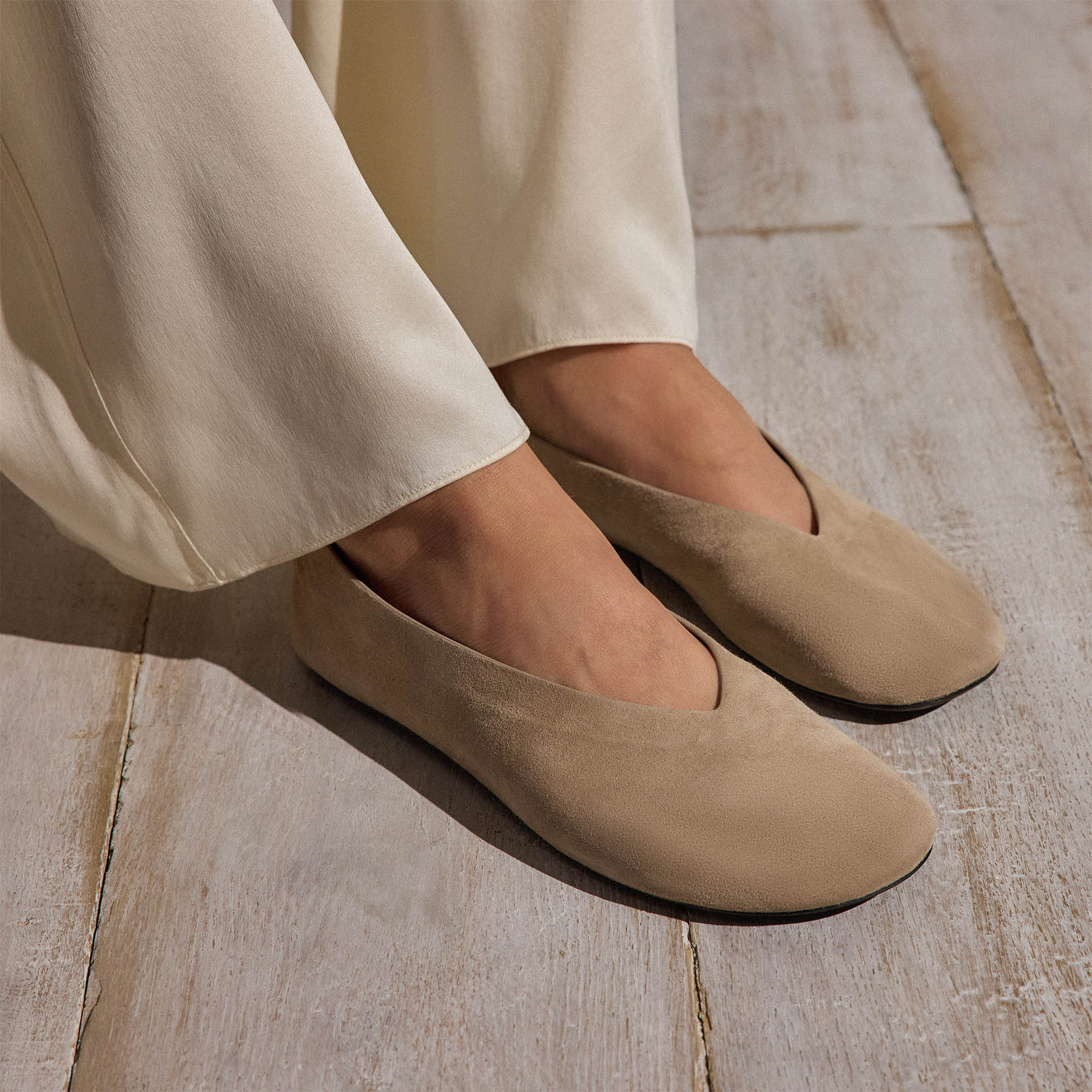 Women's Suede V Ballet Flat - Natural