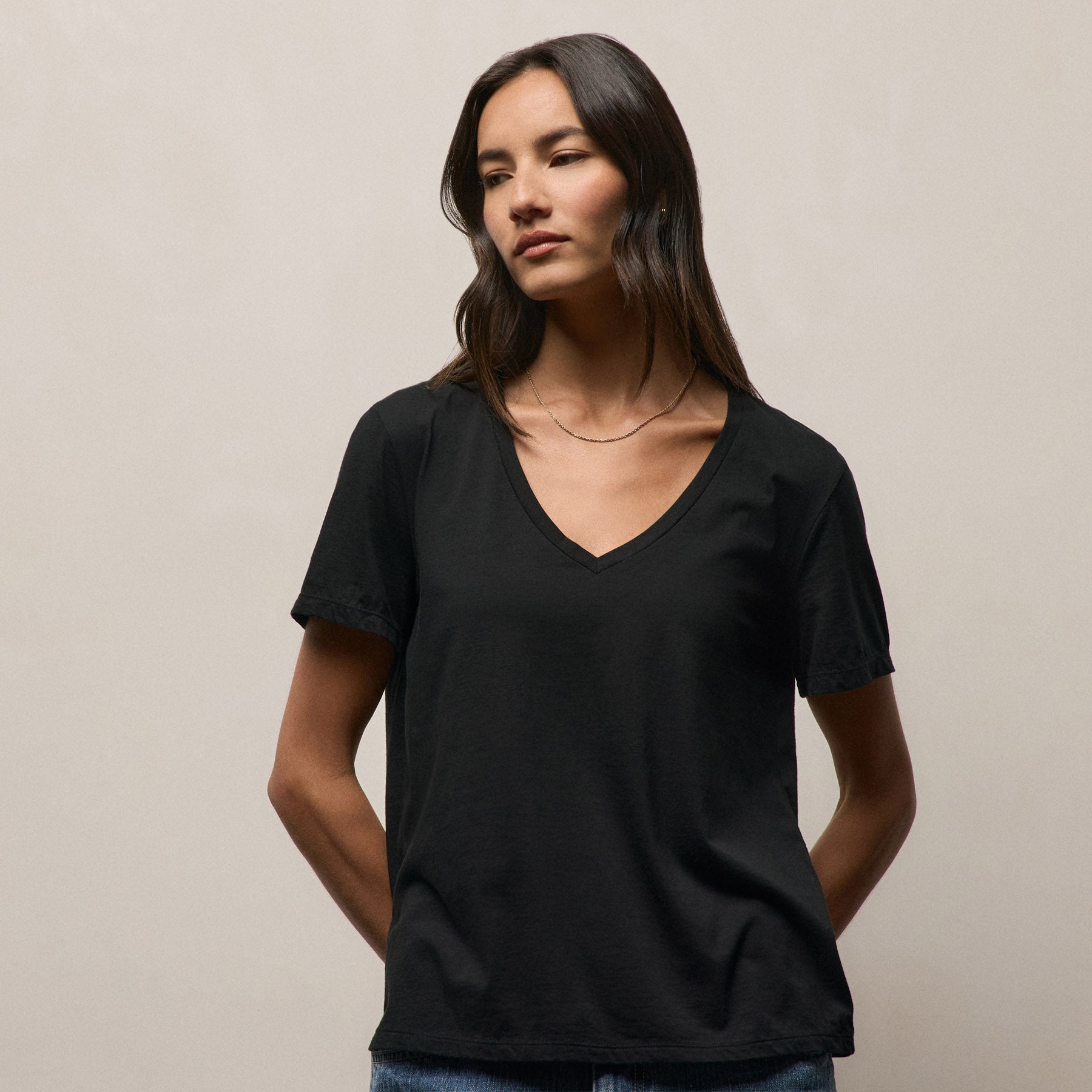 Luxe Lotus Jersey V Neck - Black