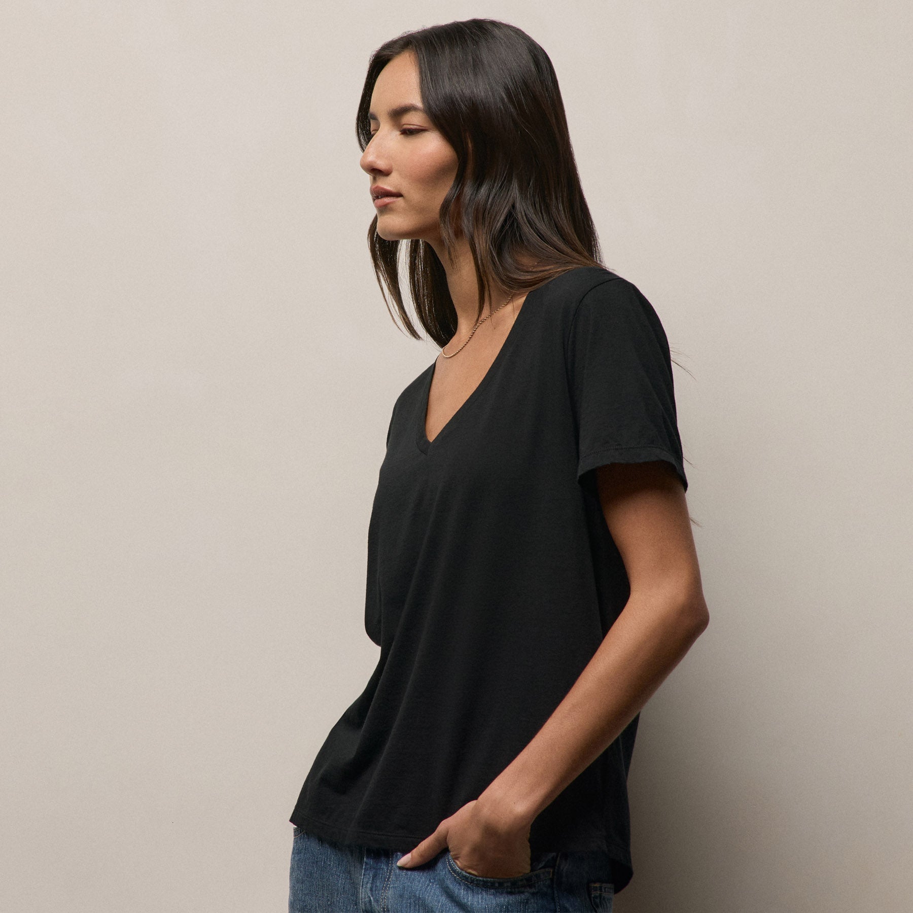 Luxe Lotus Jersey V Neck - Black