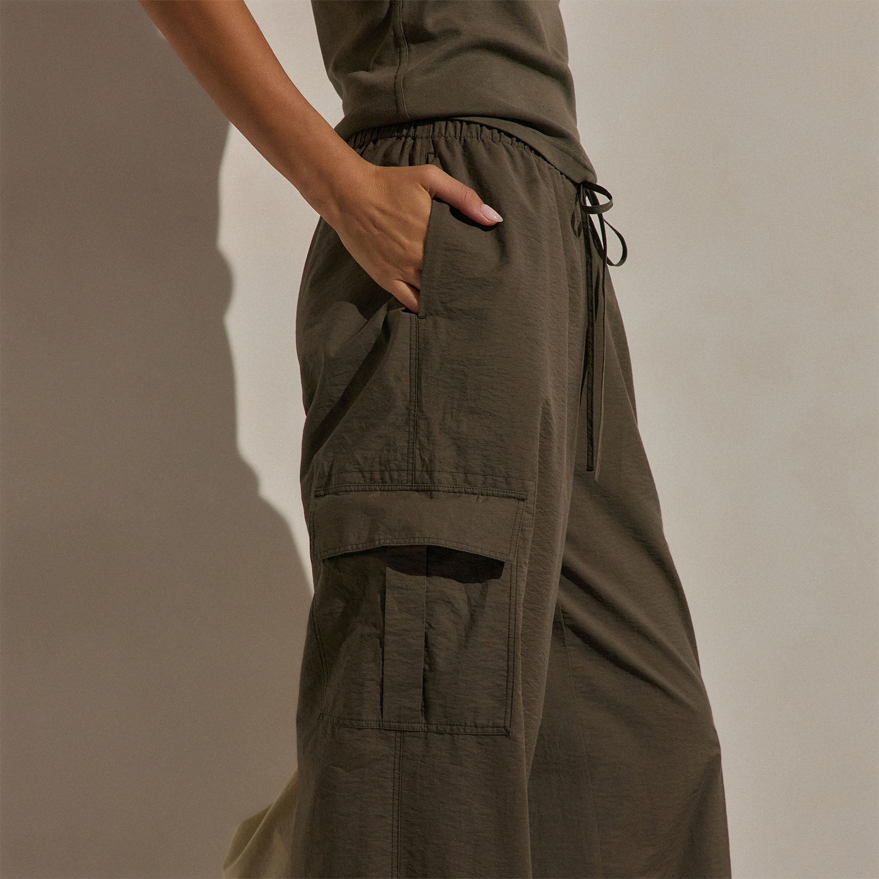 Parachute Cargo Pants - Army Green