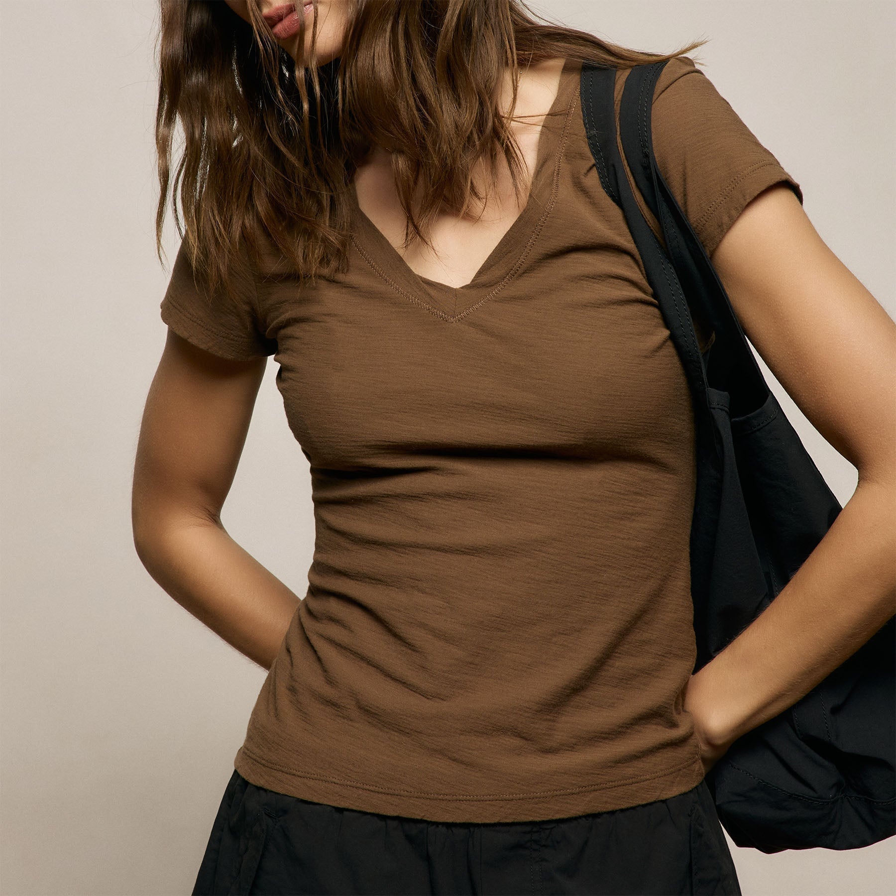 Sheer Slub V Neck - Cocoa